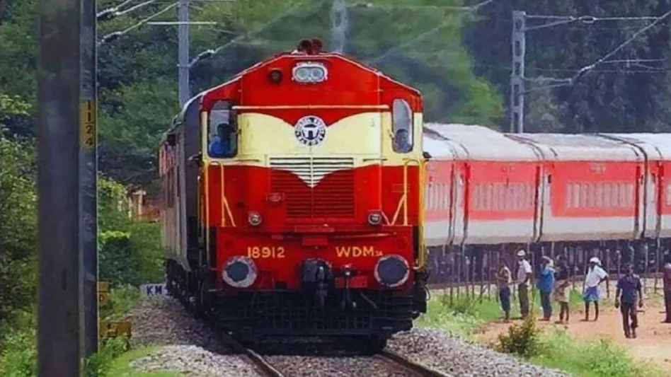 आम्रपाली एक्सप्रेस में बम की अफवाह से मचा हड़कंप