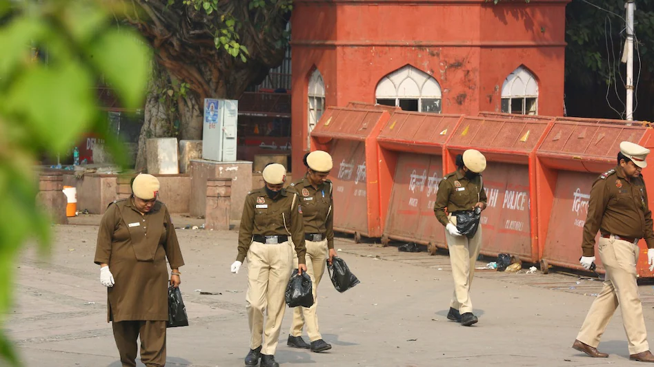लाल किले के पास धमाका: उमर से जुड़े तीन युवक मेवात से हिरासत में, आतंक नेटवर्क पर बड़ी कार्रवाई