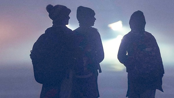 भीषण ठंड और घने कोहरे का असर: नोएडा-गाजियाबाद से जालौर-आगर मालवा तक स्कूल बंद, 10 जनवरी तक छुट्टी