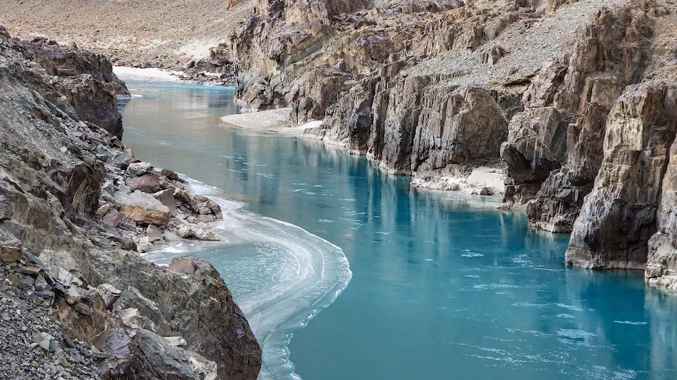 चिनाब नदी में पहली बार ड्रेजिंग शुरू, बिजली स्टेशनों की क्षमता में होगा इजाफा
