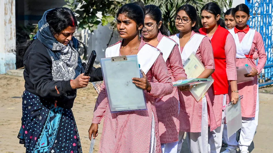 10वीं में पहली बोर्ड परीक्षा अनिवार्य, तभी मिलेगा दूसरा मौका