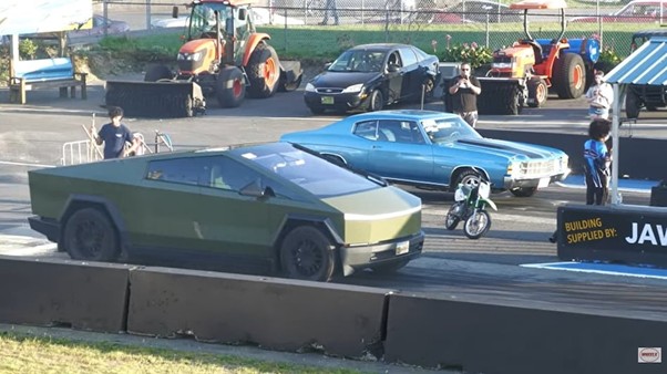 Vintage Muscle Car Wins Surprise Drag Race