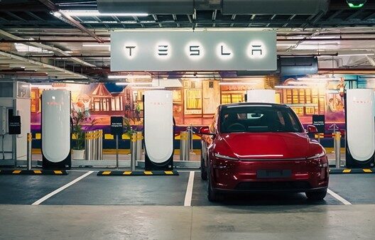 Tesla Opens New Supercharger in Navi Mumbai